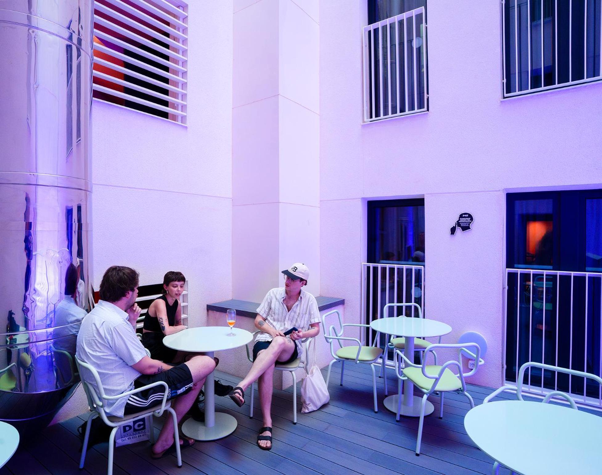 Amistat City Hostel Barcelona Exterior foto